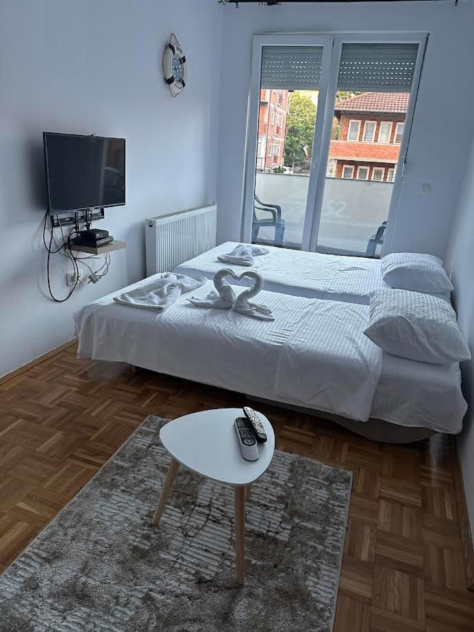 Apartment Guri Приштина Екстер'єр фото