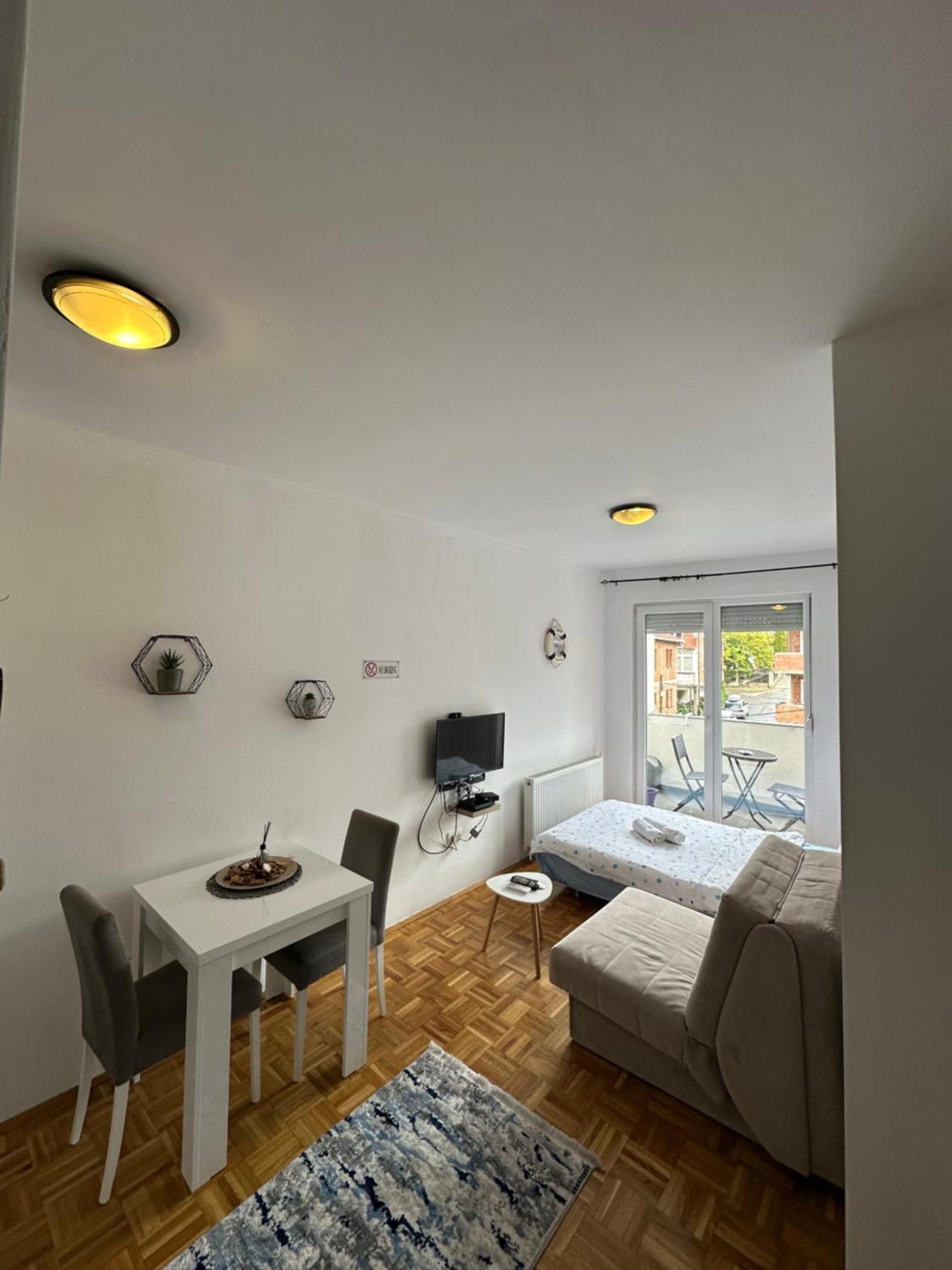 Apartment Guri Приштина Екстер'єр фото