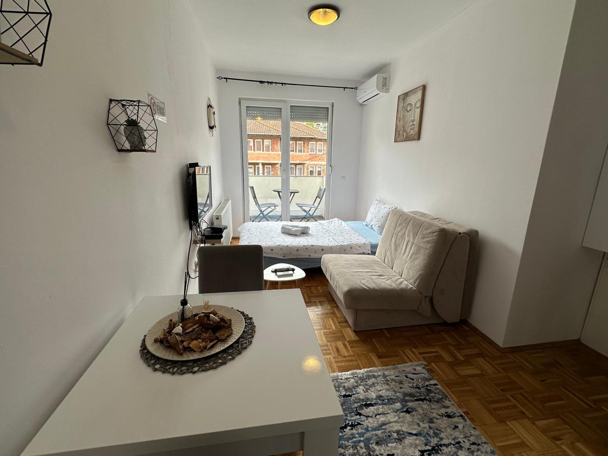Apartment Guri Приштина Екстер'єр фото