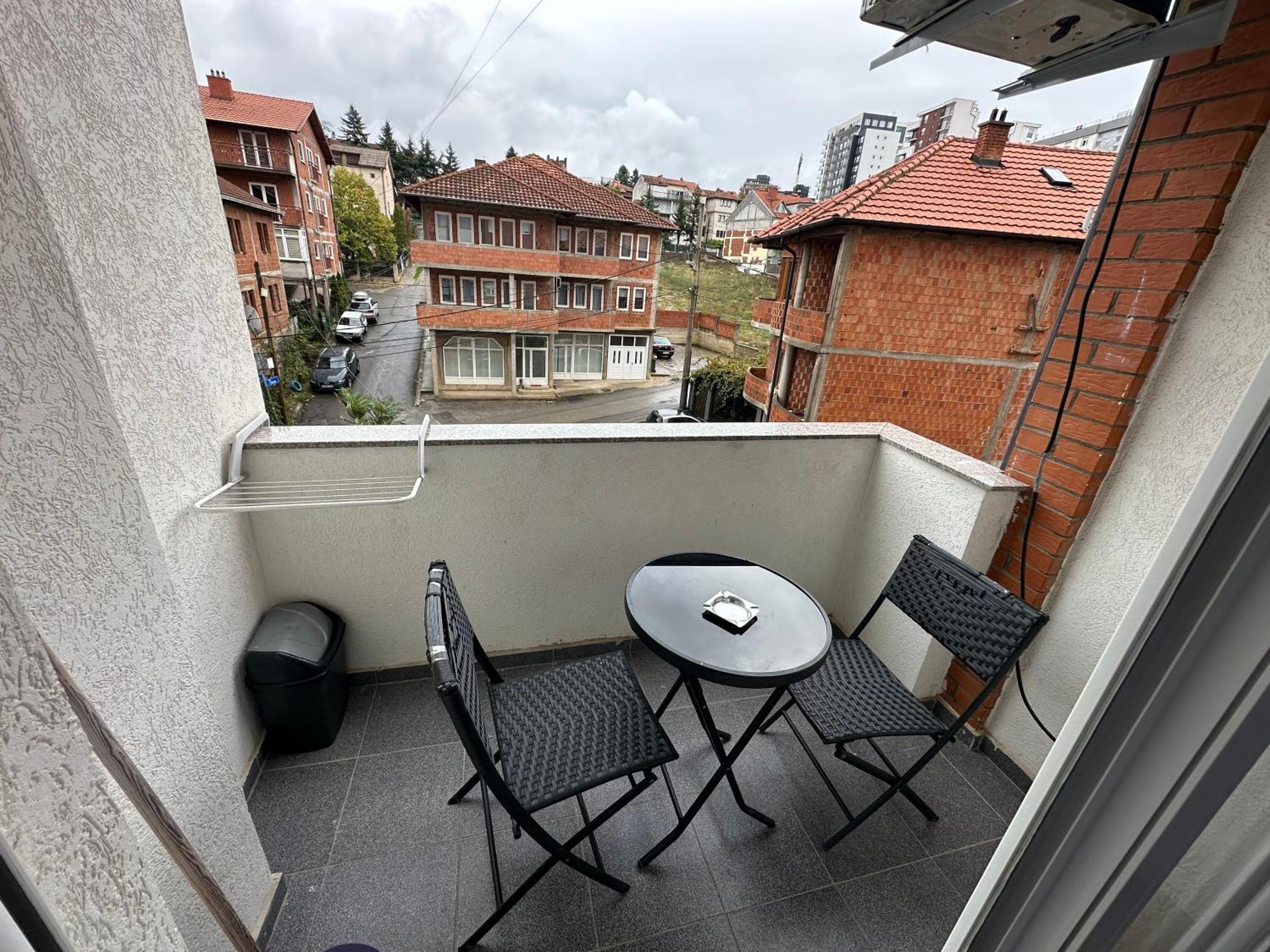 Apartment Guri Приштина Екстер'єр фото